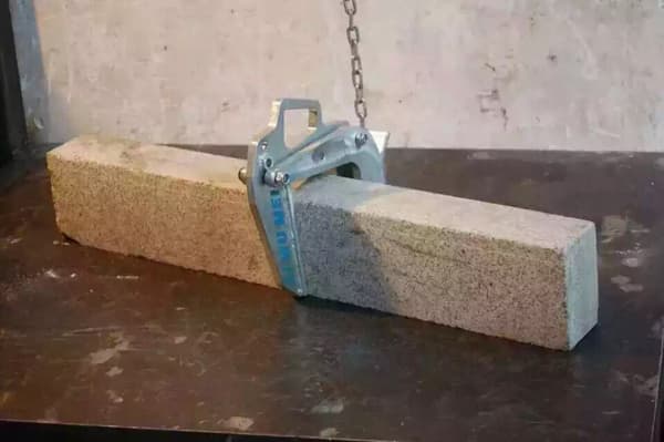 Stone scissor clamps features and applications